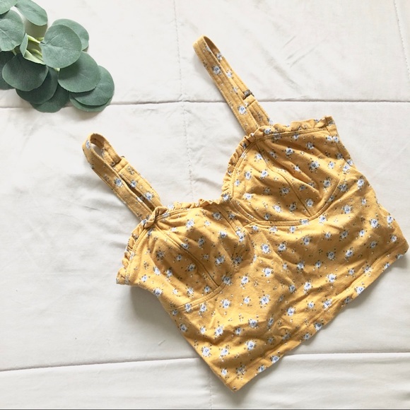 Abercrombie & Fitch Tops - Abercrombie & Fitch Crop Top